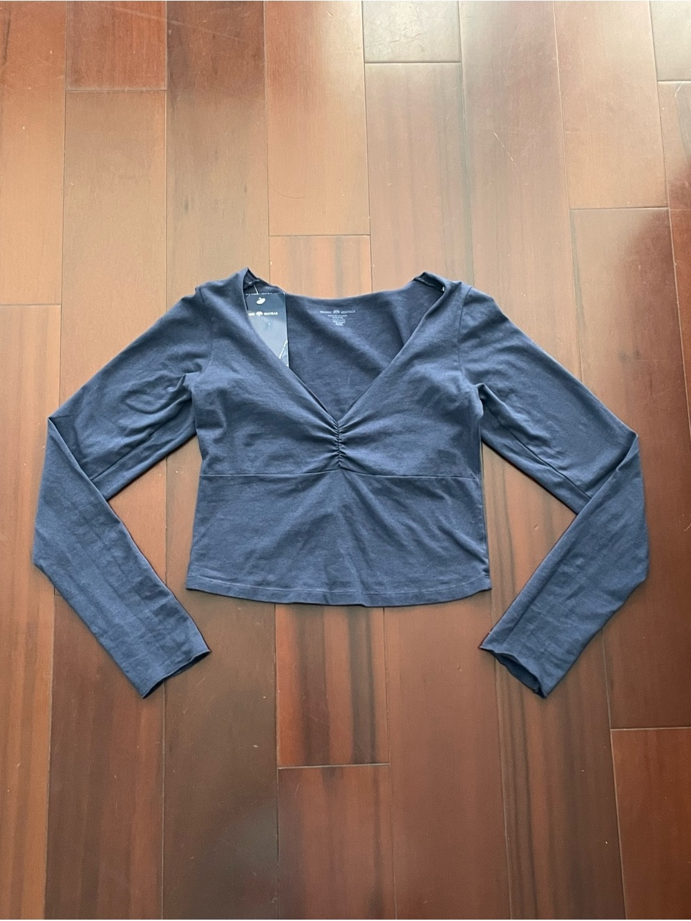 Brandy Melville Navy Ruched V-Neck Long Sleeve Crop Top